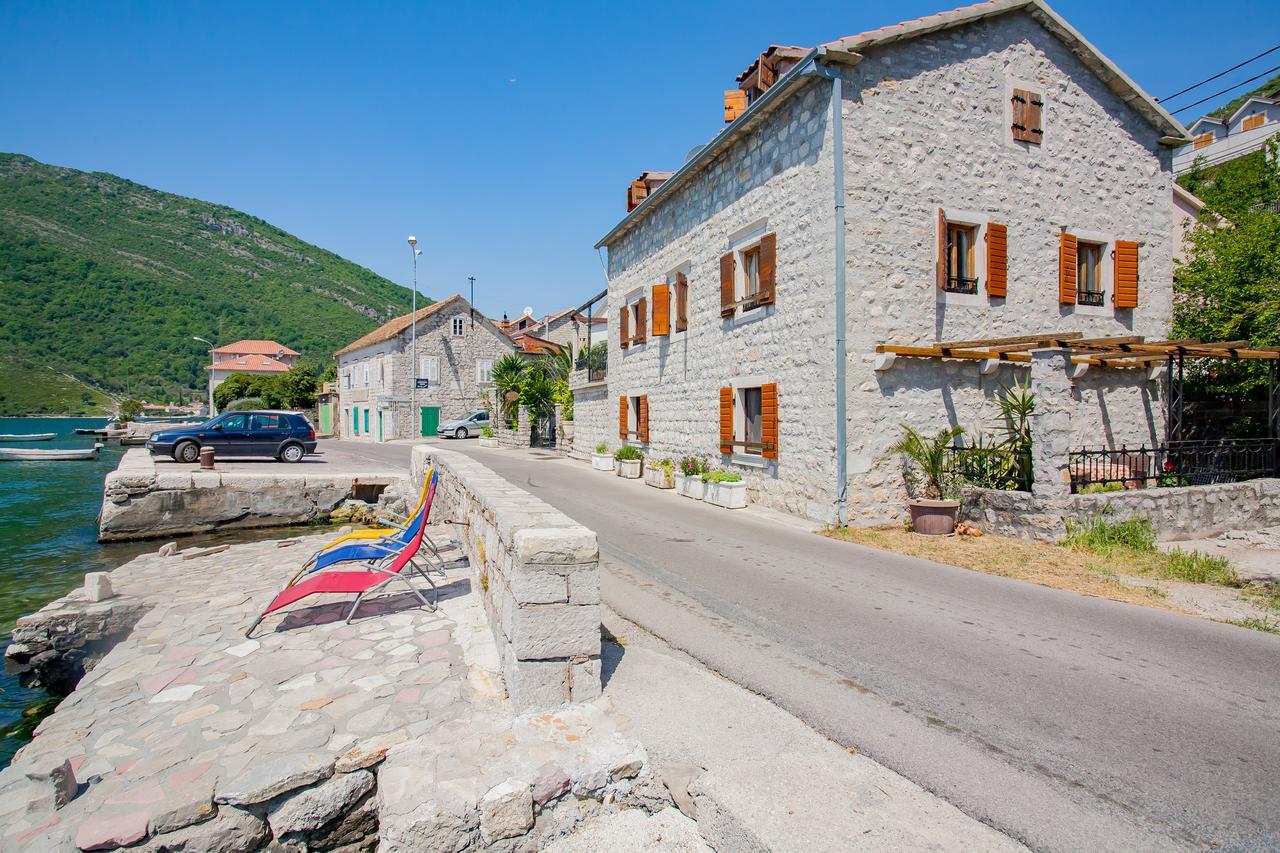 Apartments Villa Serventi Tivat Kültér fotó